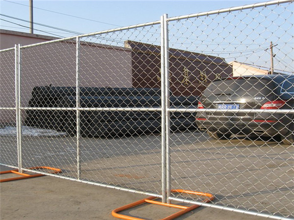 temporary chain link fence installed out of factory