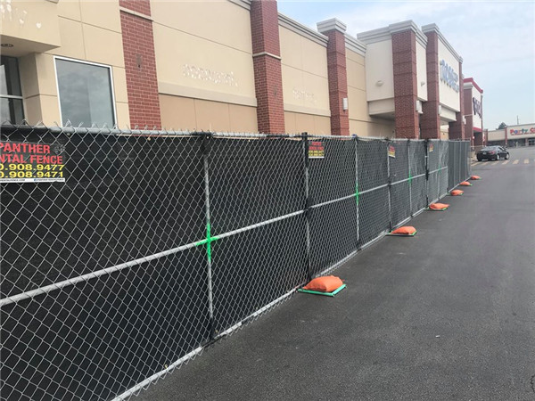 temporary chain link fence with black screen