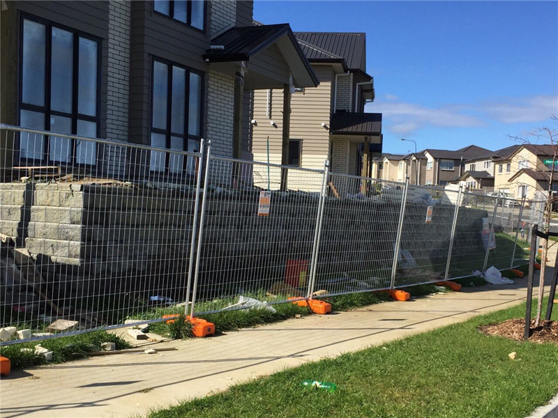 temporary fence blocks installation