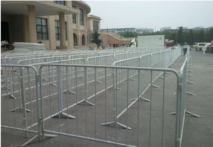 Road Pedestrian Crowd Control Barricades China Supplier
