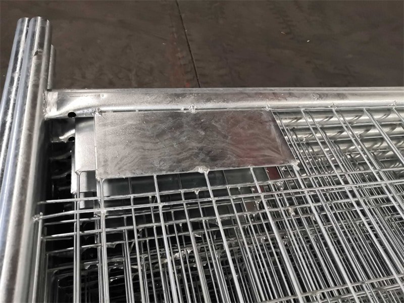 The hot dipped galvanised finishs and steel brand welding for site fence