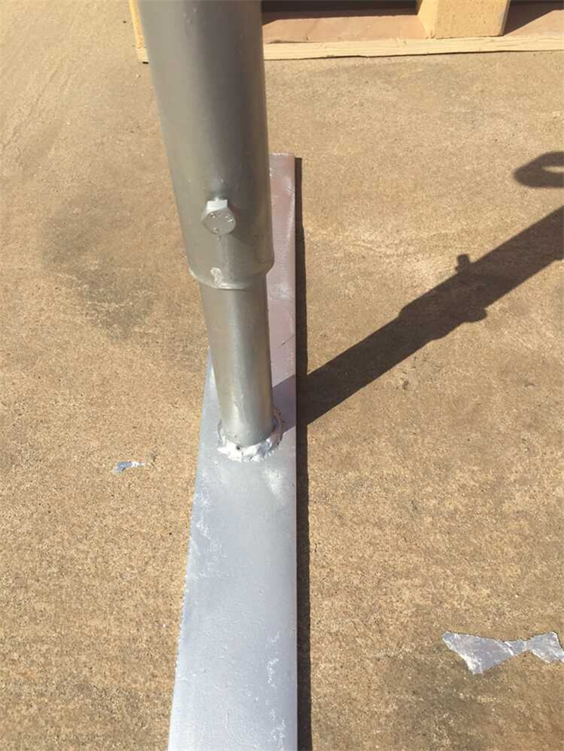 Galvanised steel feet with 1 vertical tube for pedestrian barrier