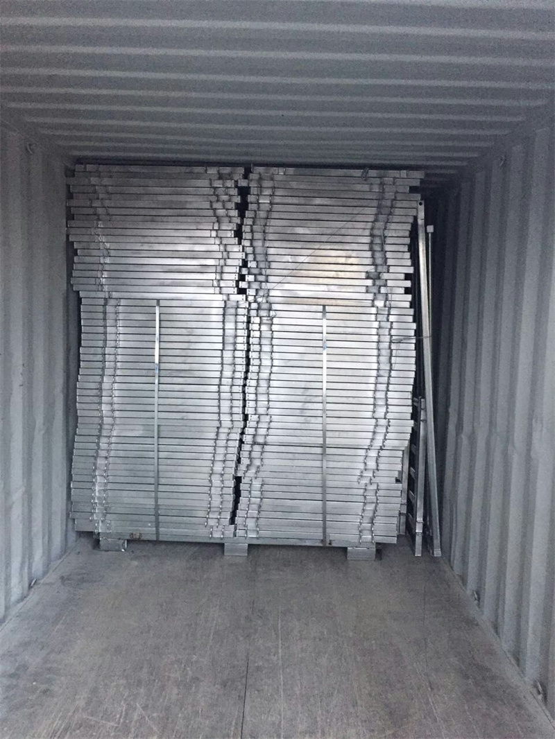 The sheep fence panels are loaded in container.