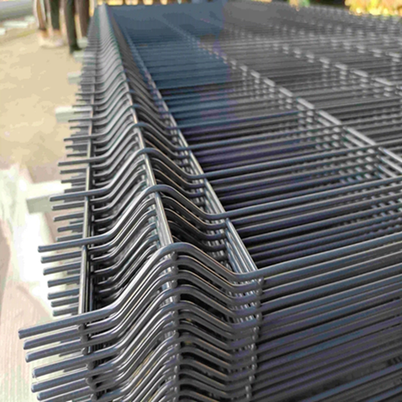 The powder coatyed gray wire mesh fence