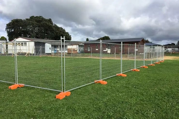 Austrlian temporary fence arpund a house