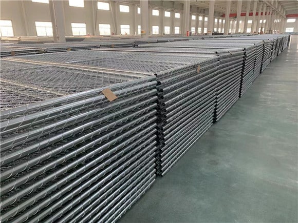 Hot dipped galvanized temporary chain link fence packed in steel pallets ready to export