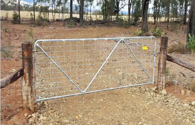 Discover durable steel farm fence gates designed for livestock and cattle. Shop our selection today for the perfect gate solution at your local store!