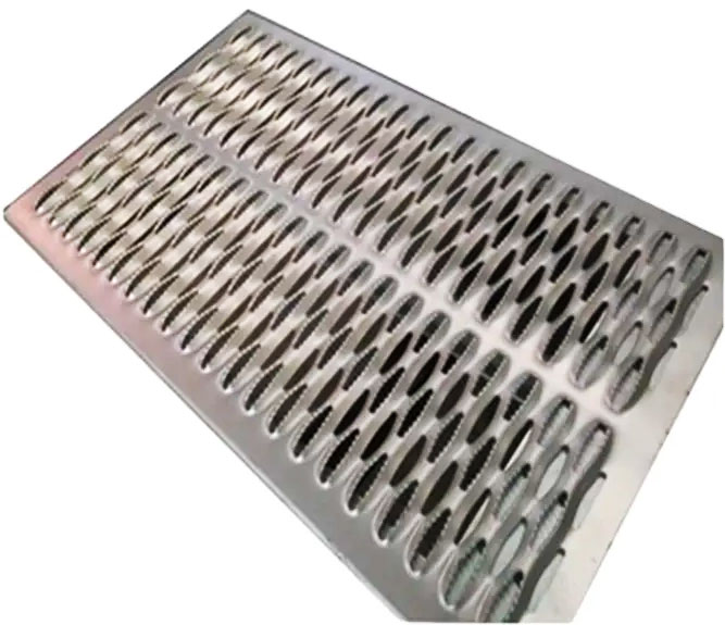 Discover our grip strut safety grating made from durable aluminum and steel. Designed for safety underfoot, our slip-resistant planks and stair treads provide superior traction for walkways.