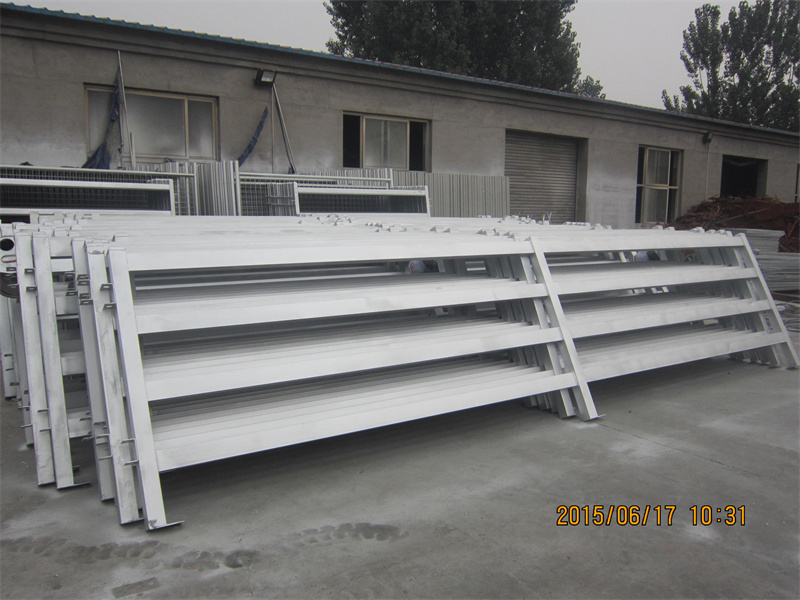 A selection of suppliers providing high-quality heavy-duty steel horse panels for effective livestock management.