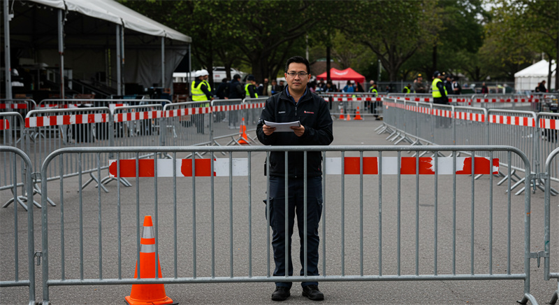 custom crowd control barriers