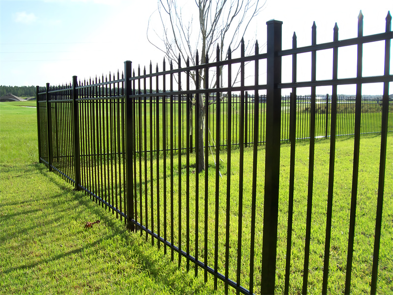 lowes steel fence