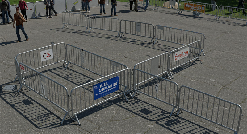 crowd barrier fencing