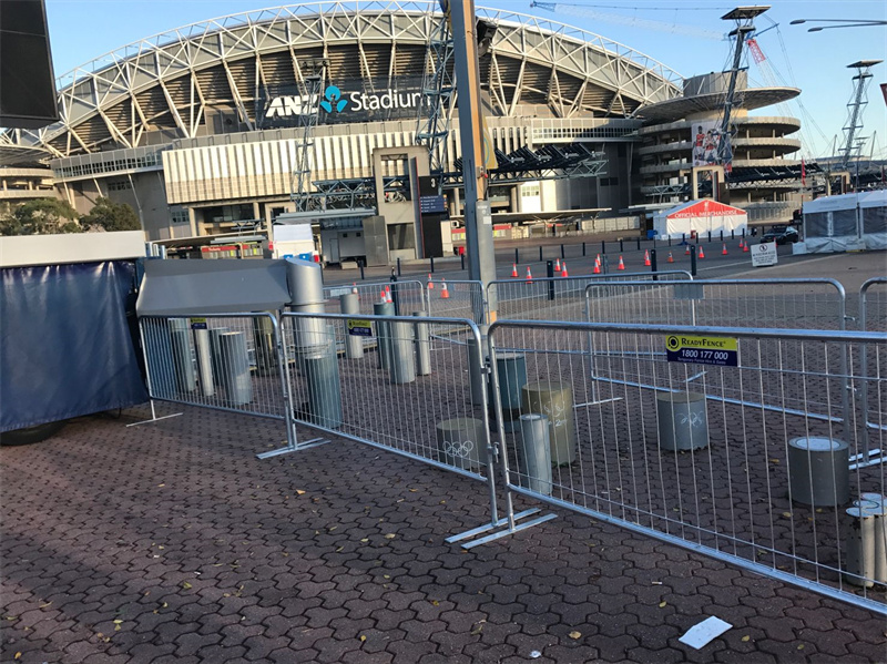 heavy duty crowd control barriers