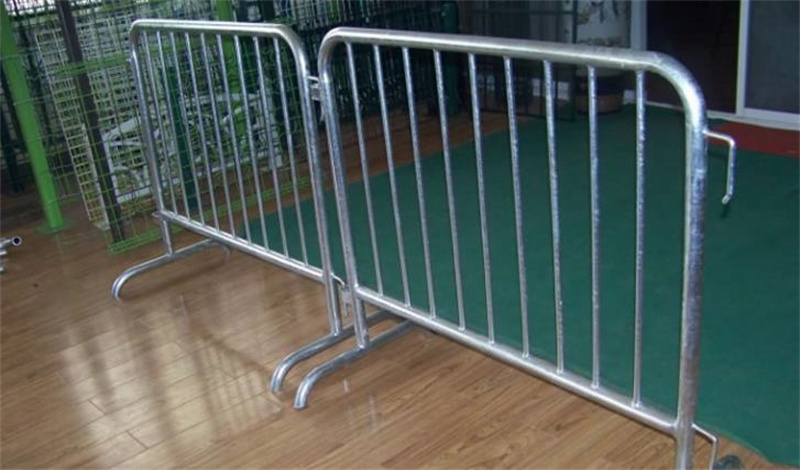 crowd control fencing