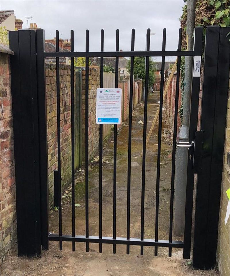 metal fences and gates