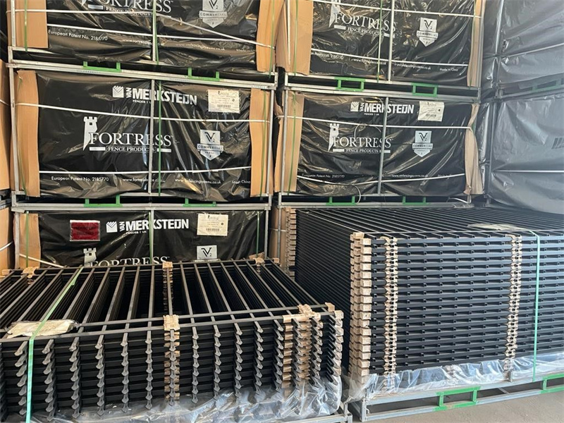 metal fences for yards