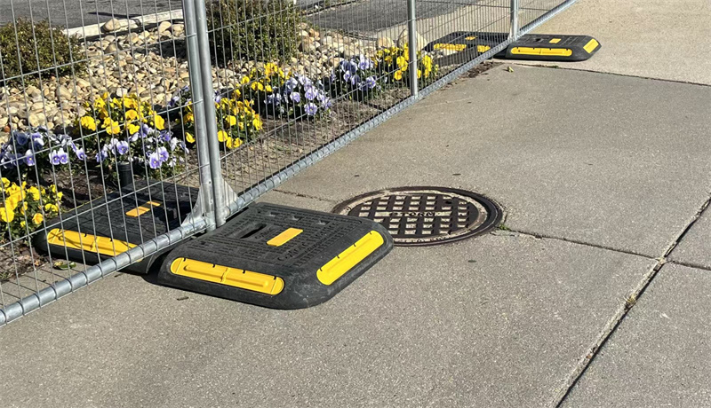 heras fence feet weight