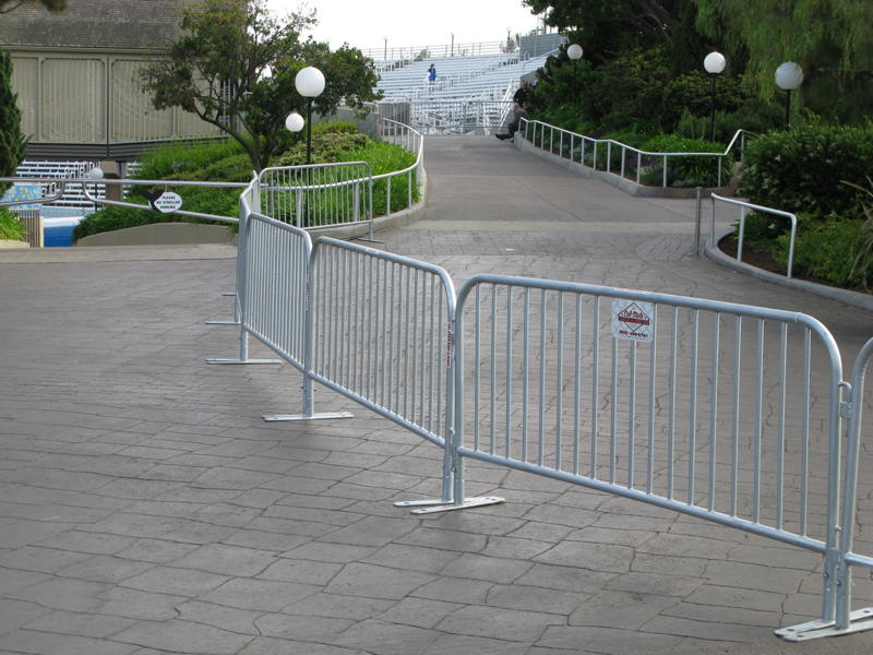 crowd control barriers