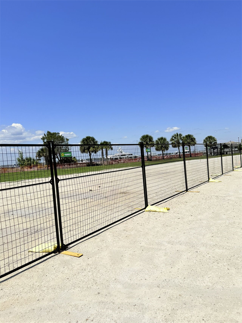 construction panel fence