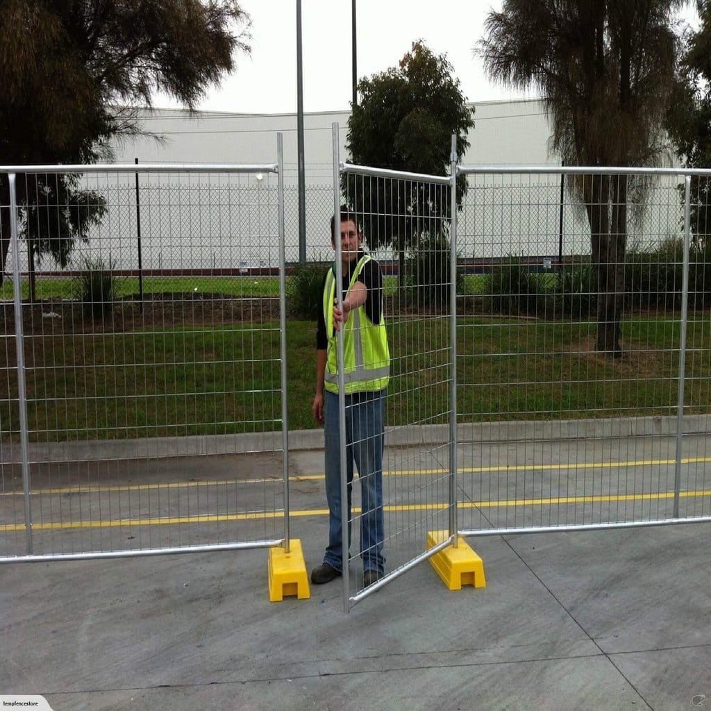 temporary fence gate (2)