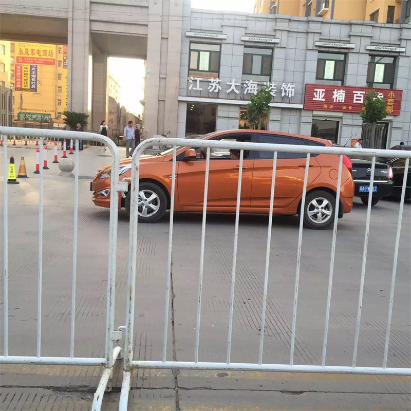 crowd control fencing