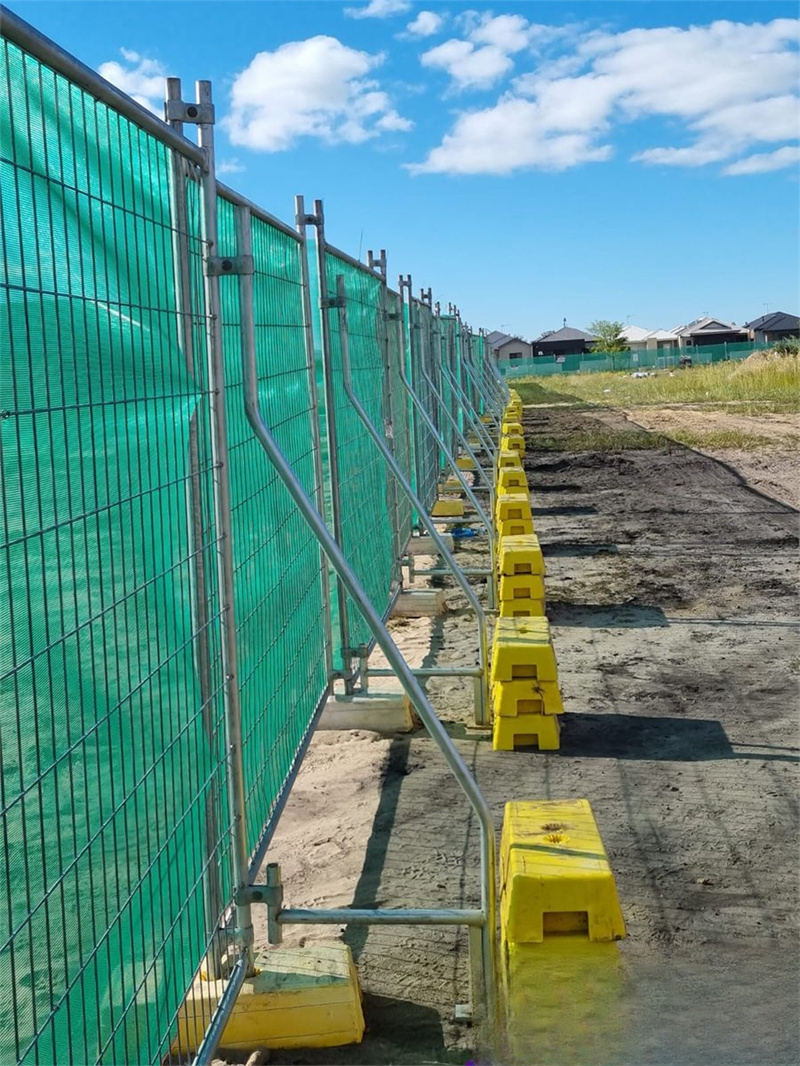 movable temporary fence