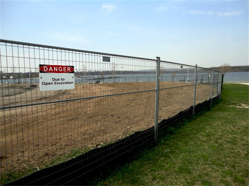 temporary privacy fence