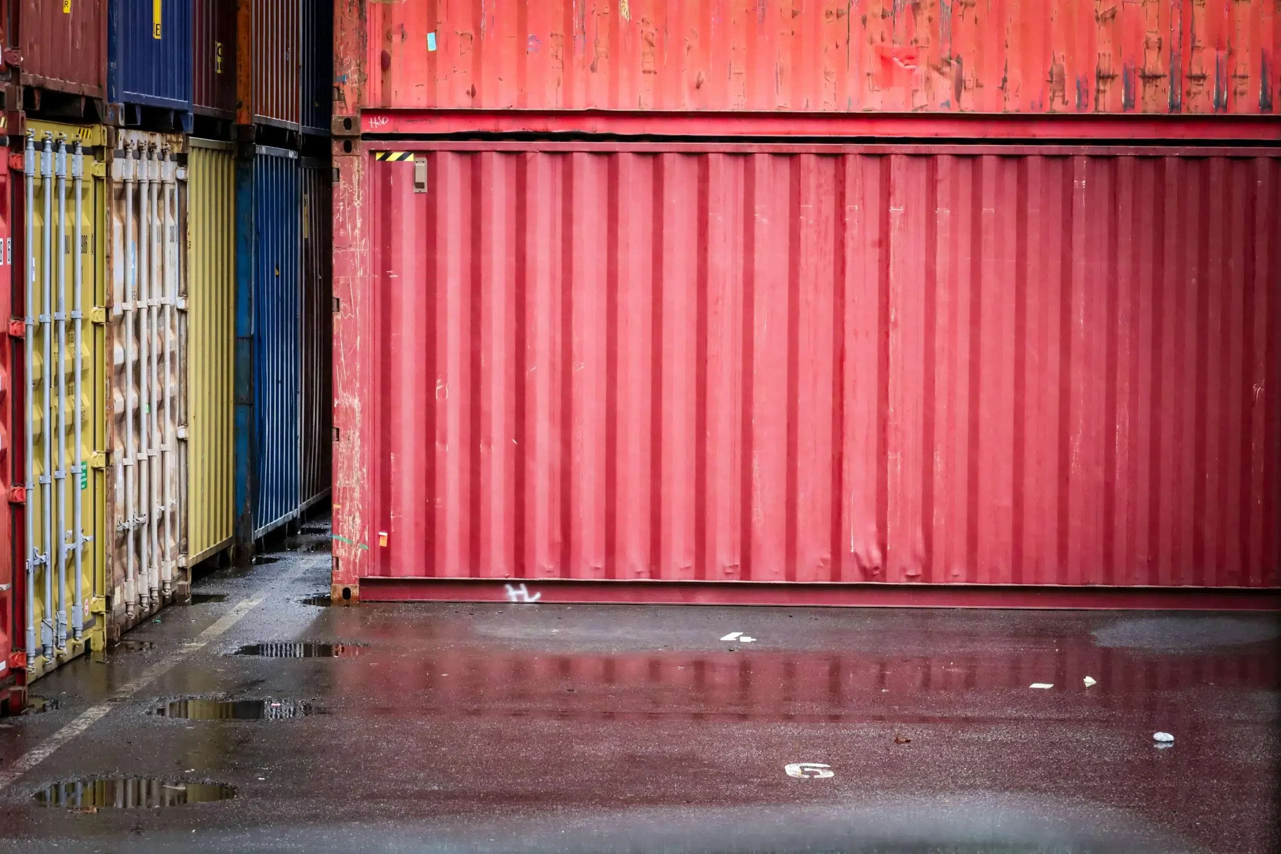 fence container loading capacity