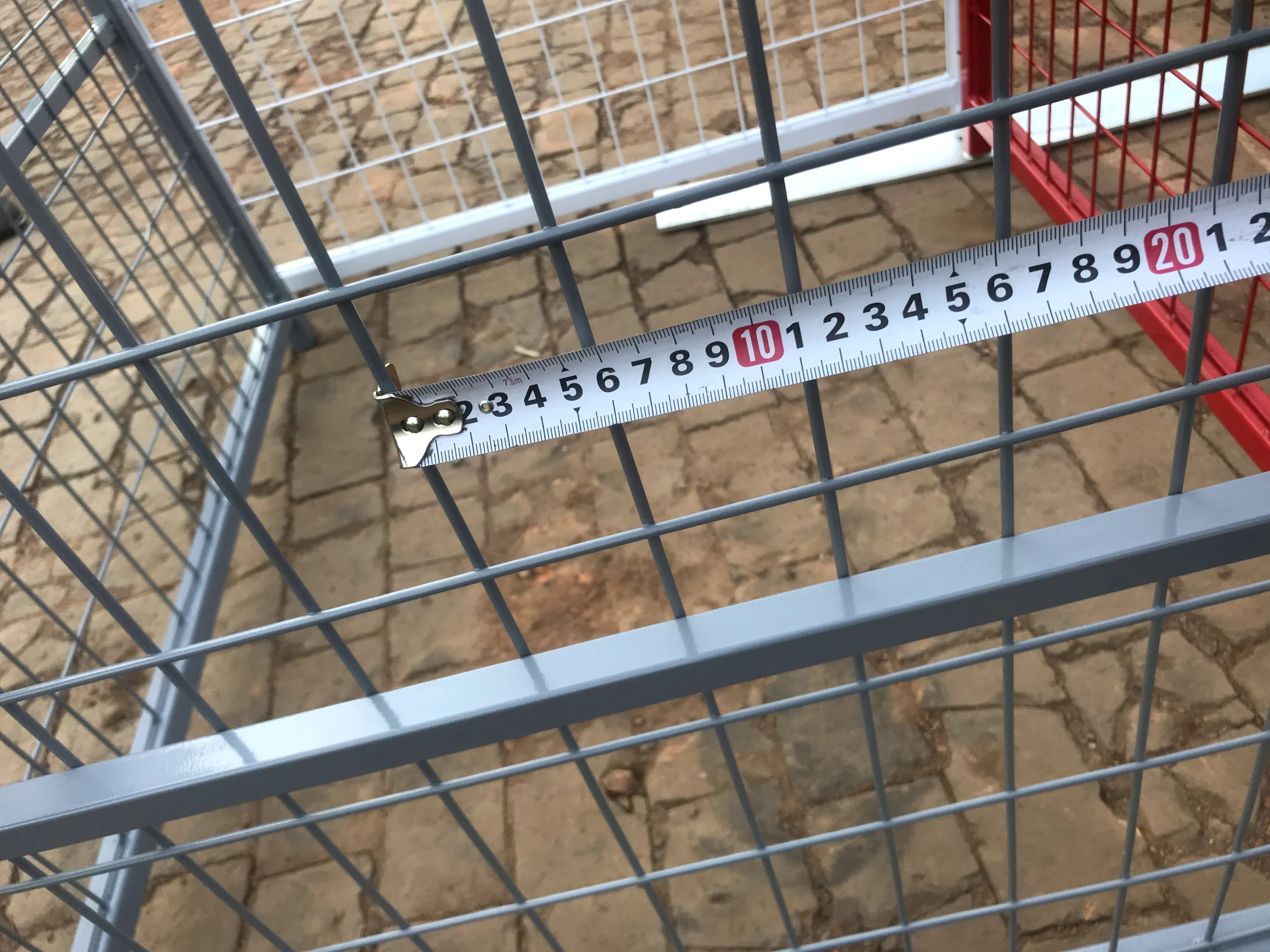 Welded wire mesh panel detail for temporary fencing specification