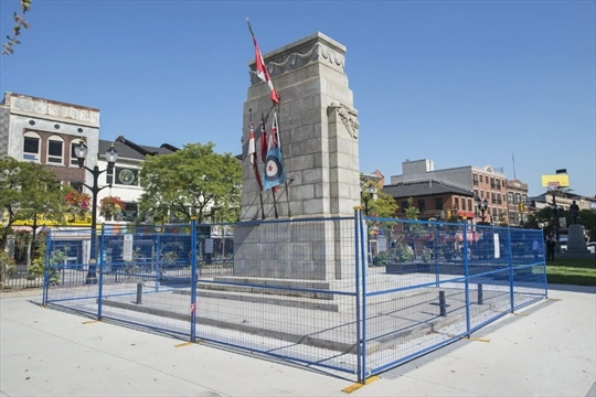 DB Fencing provides robust Temporary Fencing Systems for construction sites and public events, as shown protecting a monument in Canada. Our anti-climb wire mesh panels ensure secure perimeter management for civil engineering projects.